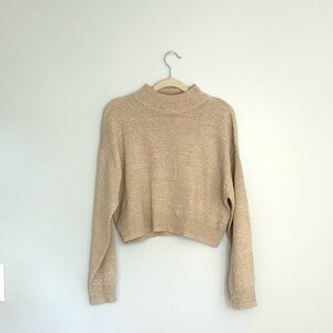 LIKE NEW lightweight cropped sweater